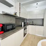 Апартаменты Renes Mamaia Nord Cu Parcare Privata *