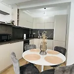 Renes Mamaia Nord Cu Parcare Privata Нэводари