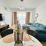 Апартаменты Renes Mamaia Nord Cu Parcare Privata Нэводари
