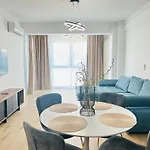 Апартаменты Renes Mamaia Nord Cu Parcare Privata