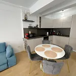 Renes Mamaia Nord Cu Parcare Privata Апартаменты *