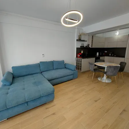 Renes Mamaia Nord Cu Parcare Privata Апартаменты