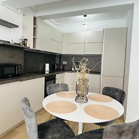 Renes Mamaia Nord Cu Parcare Privata Năvodari