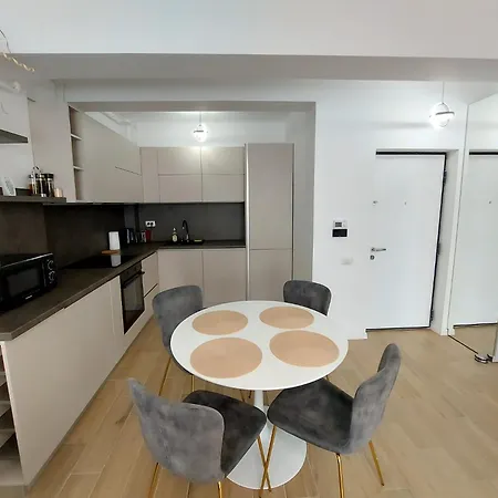 Renes Mamaia Nord Cu Parcare Privata * Năvodari