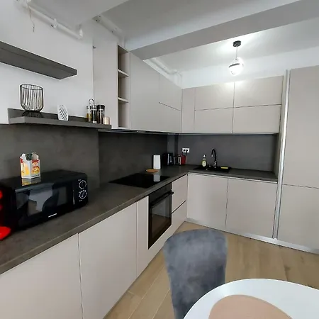 Renes Mamaia Nord Cu Parcare Privata