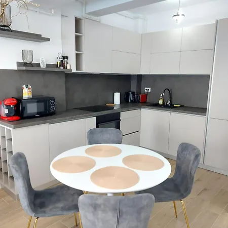 Renes Mamaia Nord Cu Parcare Privata