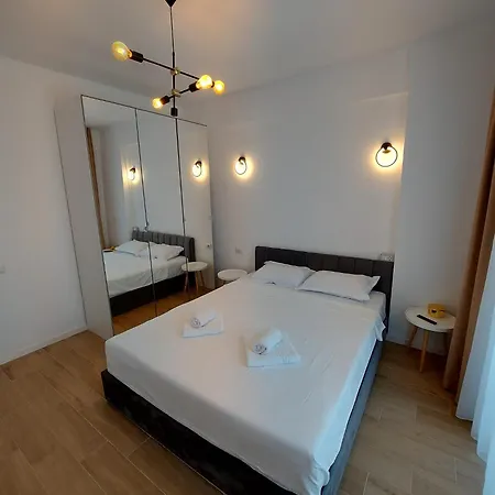 Renes Mamaia Nord Cu Parcare Privata Năvodari