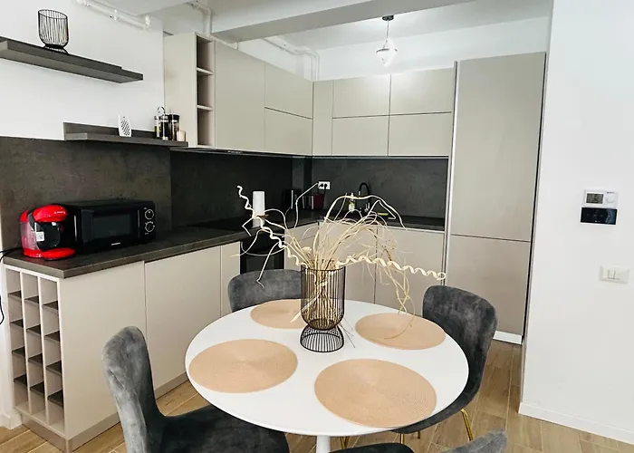 Renes Mamaia Nord Cu Parcare Privata Apartment Navodari