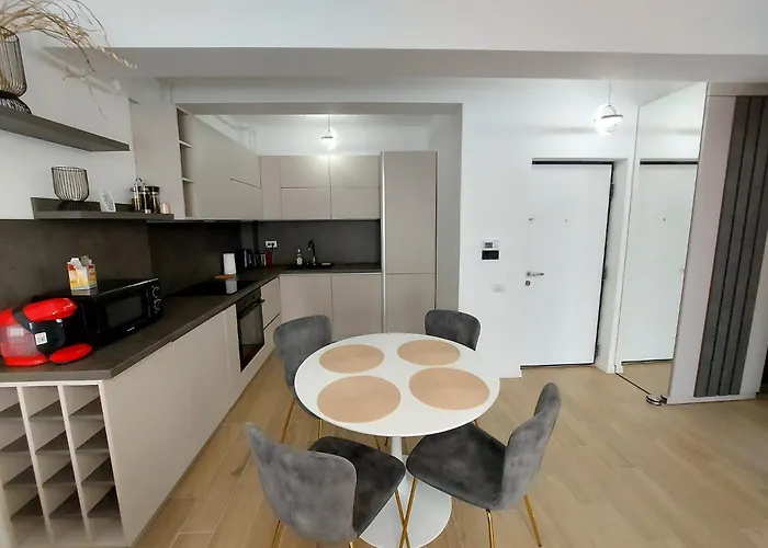 Renes Mamaia Nord Cu Parcare Privata * Navodari