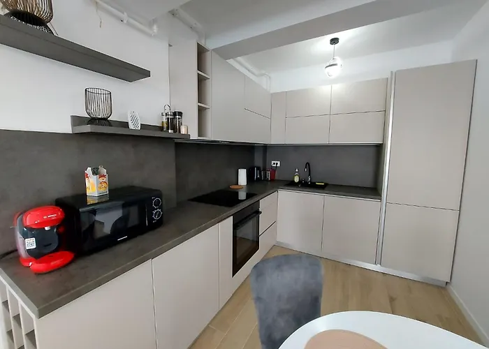 Renes Mamaia Nord Cu Parcare Privata