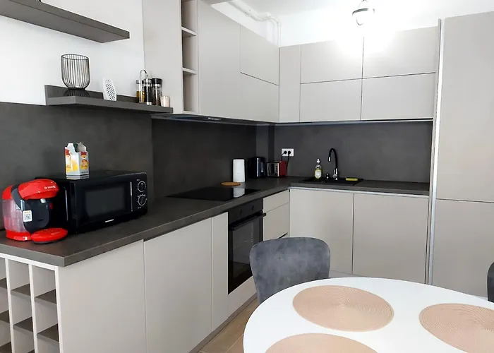 Renes Mamaia Nord Cu Parcare Privata Apartment